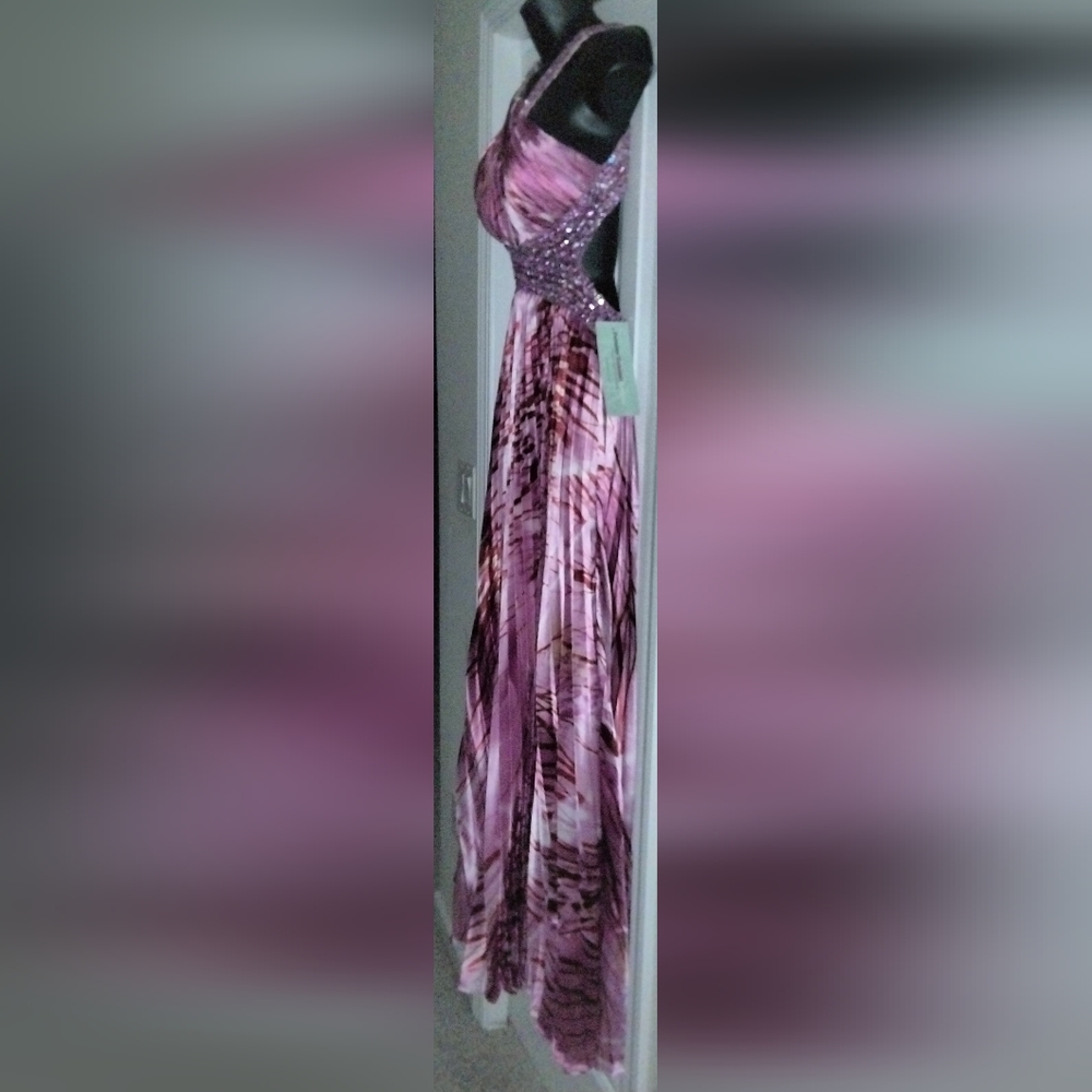 Women's Pink Formal, Prom of Cocktai Dress with Sequins, Stones & Embellishments - Picture 3 of 16